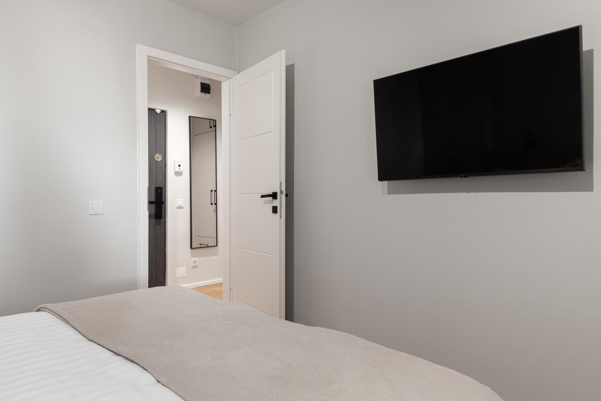 Clujstays Studio Close To City Center Bagian luar foto